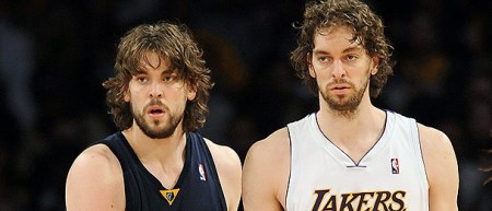 Pau (kanan) dan adiknya Marc  (kiri), kakak beradik pemain Spanyol
 di NBA